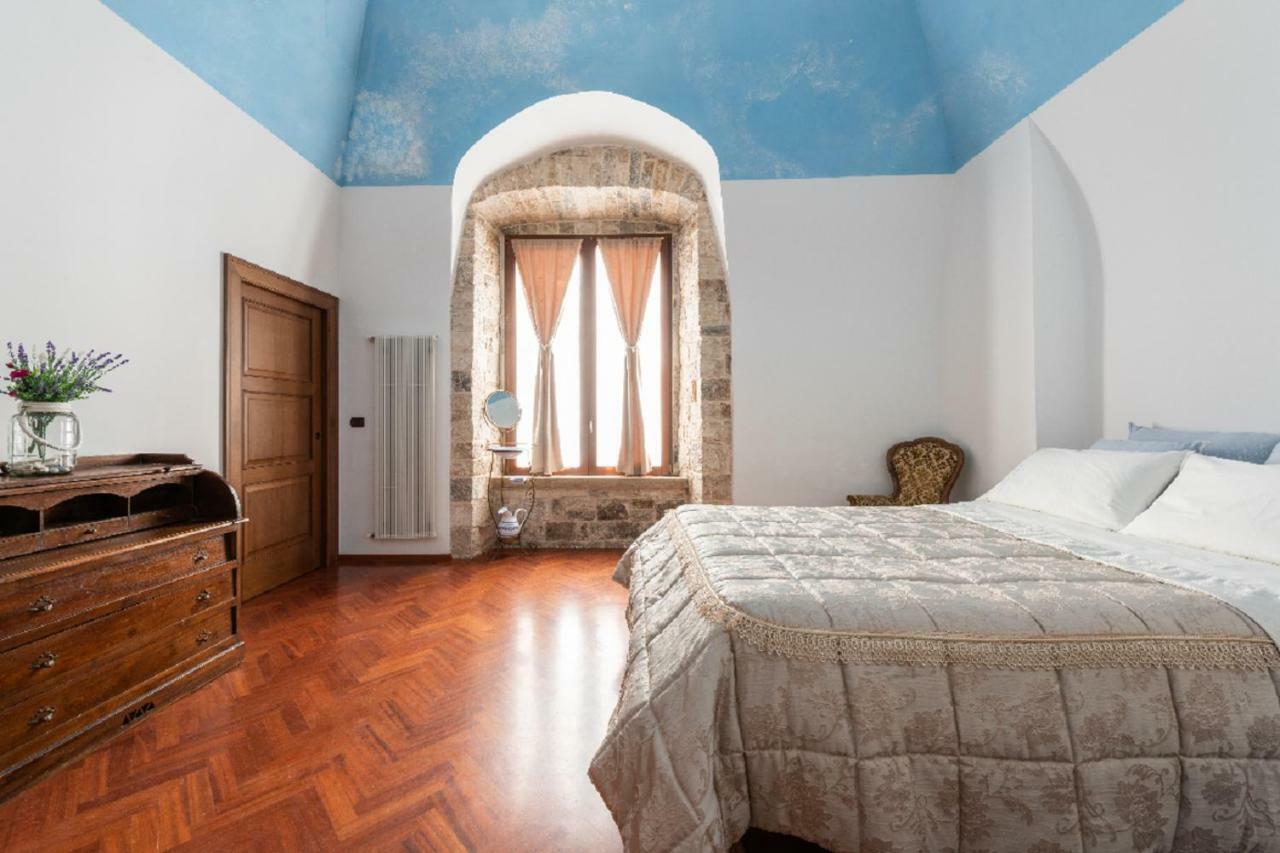 Palazzo Morola XIV Century Appartement Giovinazzo Buitenkant foto